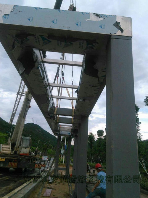 候車(chē)亭廠(chǎng)家億科交通為珠海制作的候車(chē)亭 候車(chē)亭廠(chǎng)家億科交通為珠海制作的候車(chē)亭